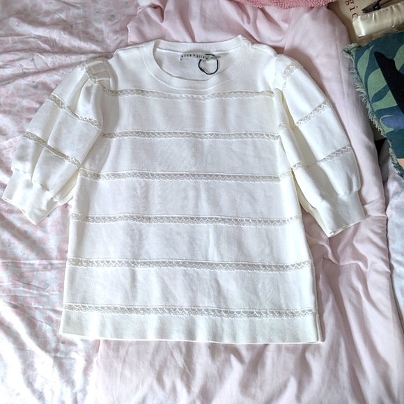 Alice + Olivia Tops - ♥️Alice & Olivia Lace Trim Top